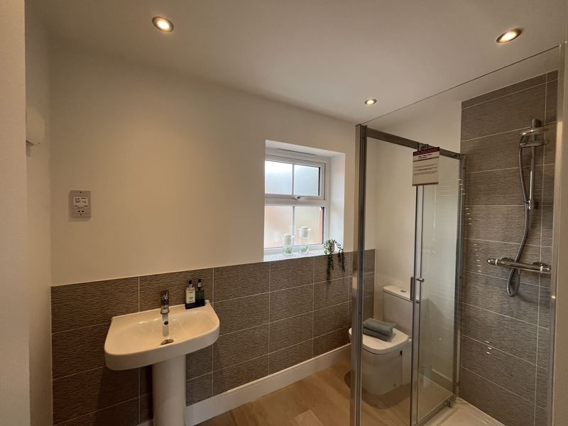 En-Suite- click for photo gallery